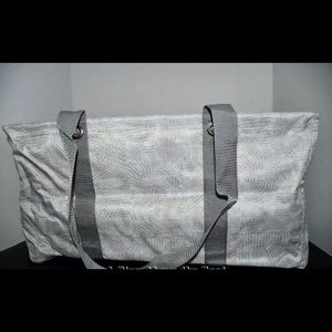 NWT large Utility Tote Desert Dash💕